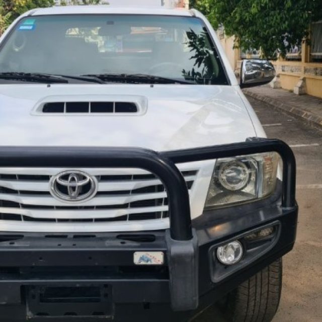 Hilux vigo 013 ពណ៌ស