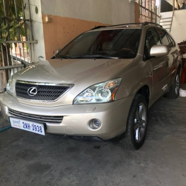 Lexus 400h ពណ៌មាស ប៉ុង02