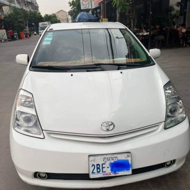 Prius 05 full option