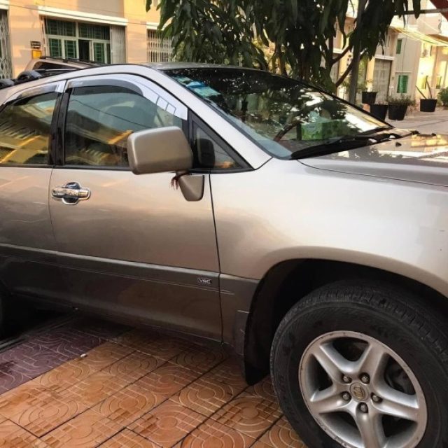 Lexus 300 ឆ្នាំ 2001 $1xxxx