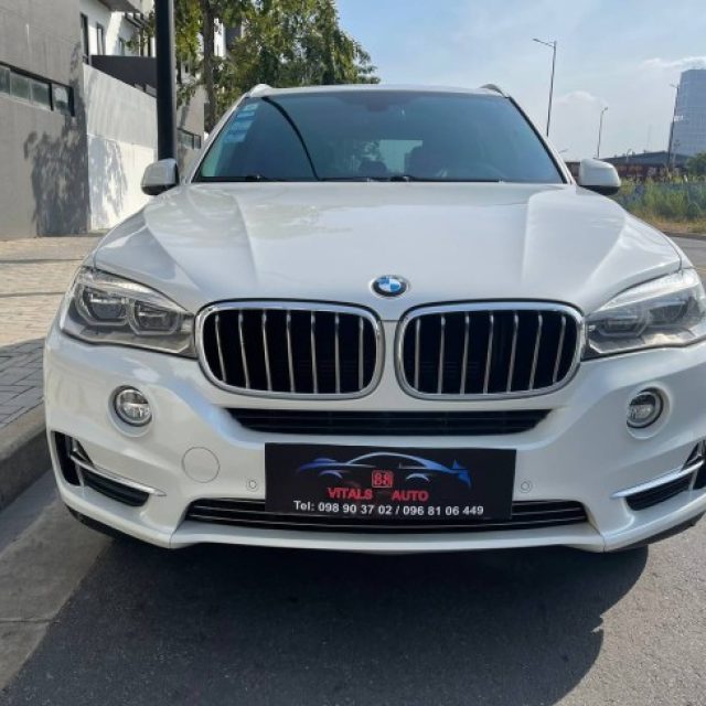 ម៉ូដែល៖ BMW X5