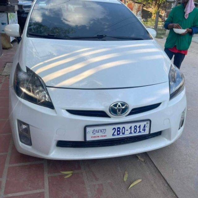 Prius 010 option 4 ក្នុងលឿង ម្ចាស់ដើម