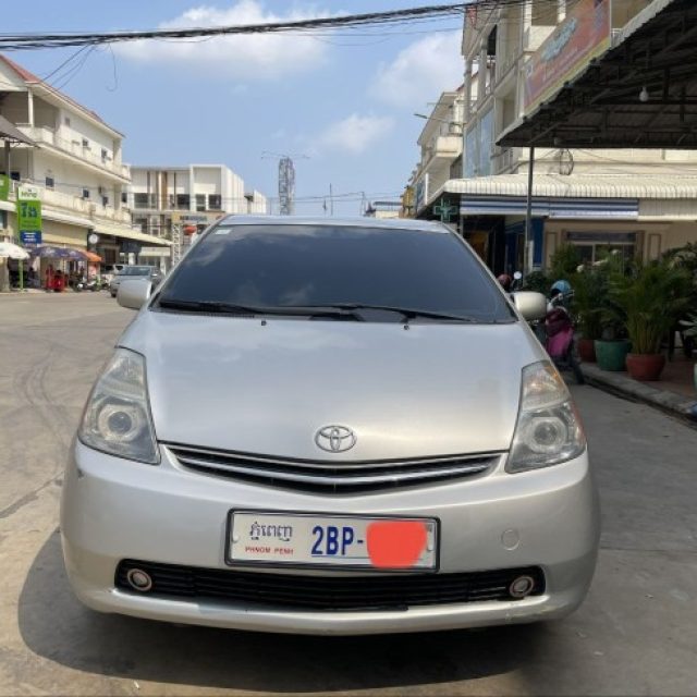 Prius 06 ពាក់កណ្តាល ឡានអ្នកជិះផ្ទាល់