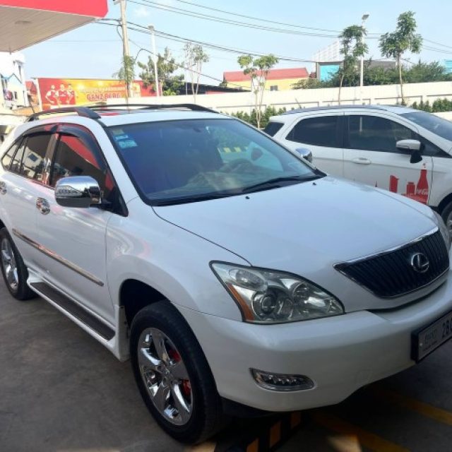 Lexus RX 330 ឆ្នាំ 05 base P1 ធានាឡានស្អាត