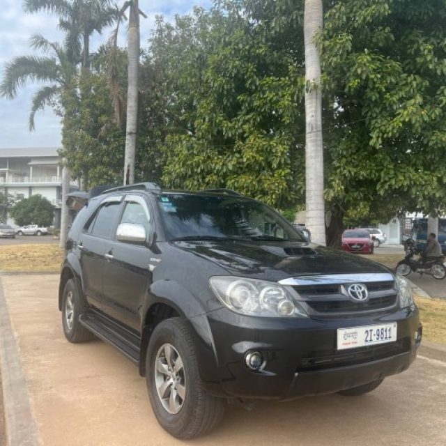 ឡានលក់ Toyota Fortuner 2008