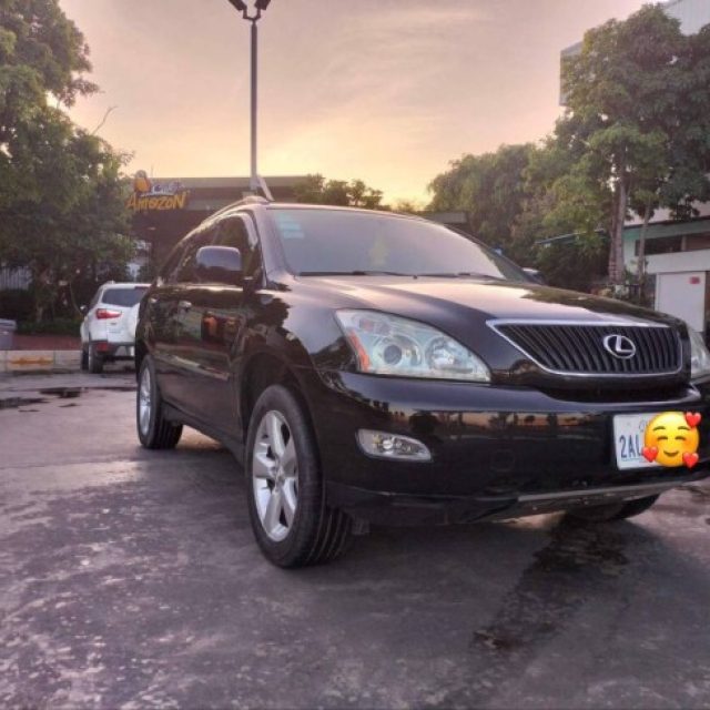 Lexus Rx 330 ឆ្នាំ 04 half full P1 ក្នុងលឿង