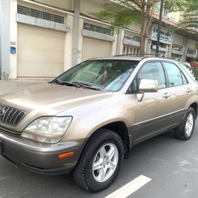 RX300 ប៉ុង1 ពណ៍ទឹកមាសឆ្នាំ2001