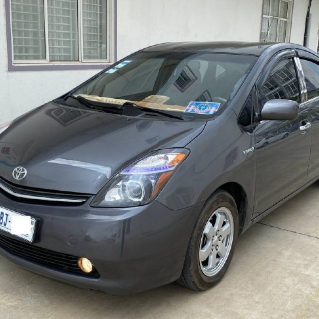 Prius 06 Full no map ពណ៌​ប្រផេះ​ ម្ចាស់ដេីម​ទី១​​