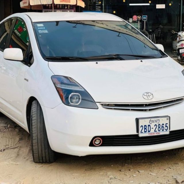 Prius 07 half full ក្នុងប្រផេះ ធានាឡានស្អាត