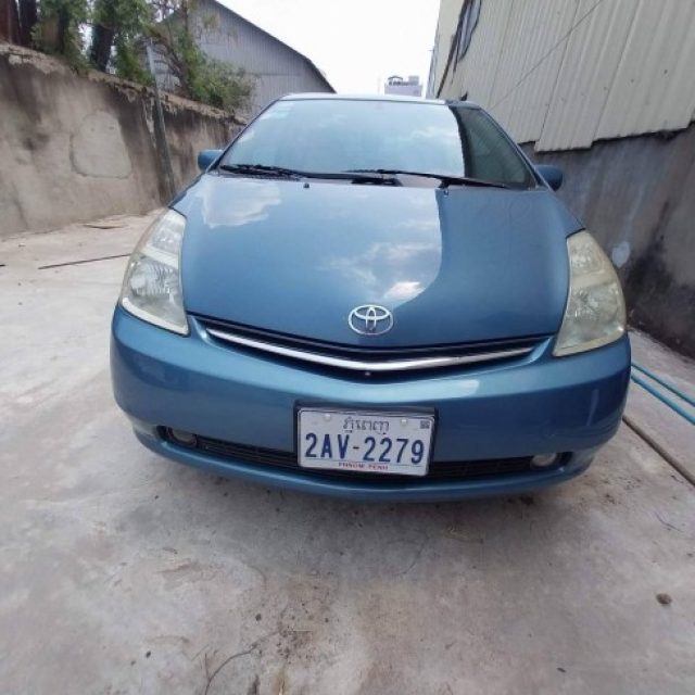 Prius 04 full ក្នុងលឿង ធានាឡានស្អាត