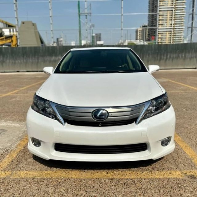 Lexus HS250h Full