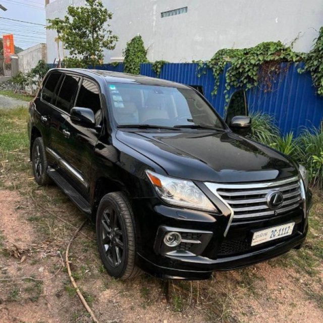 Lexus LX 570 ឆ្នាំ08 ព័ណ៌ខ្មៅមហាថ្មី