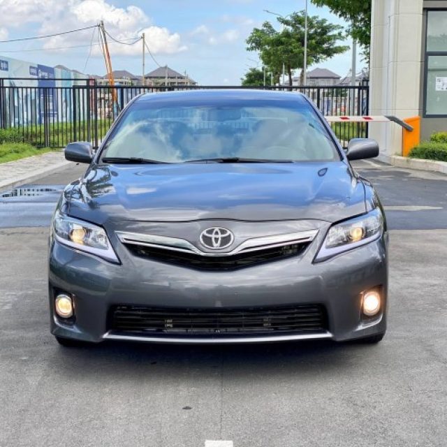 Toyota Camry Hybird Full option