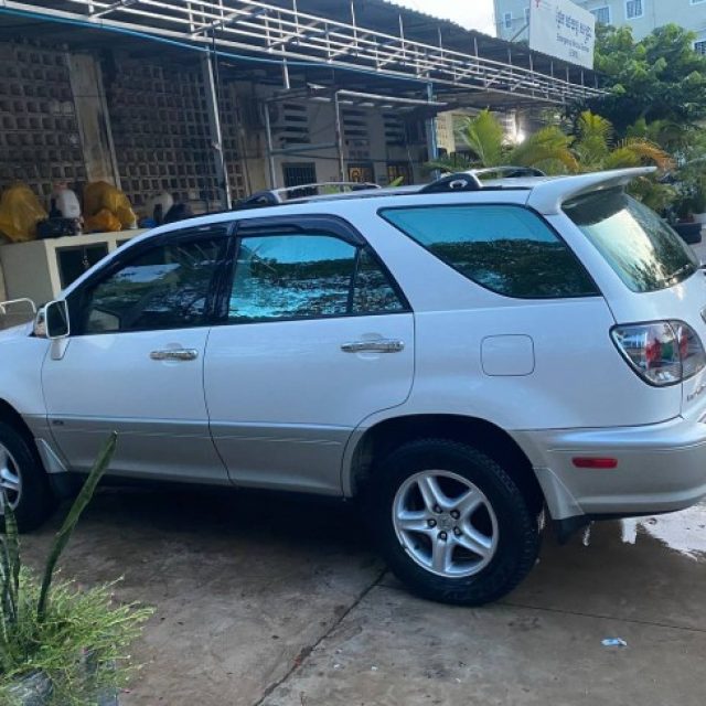 Lexus RX300 ឆ្នាំ01 លក់ពាក់កណ្តាលហ្វូលប៉ុង1