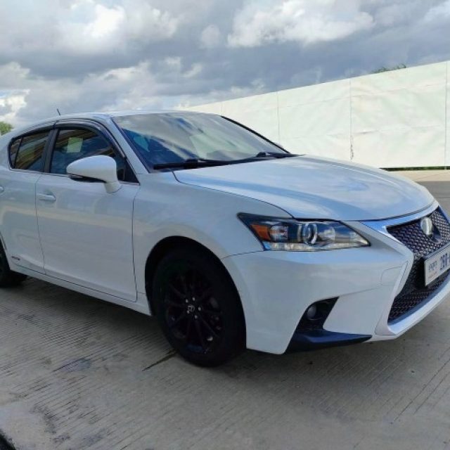 Lexus Ct200h 2012 full