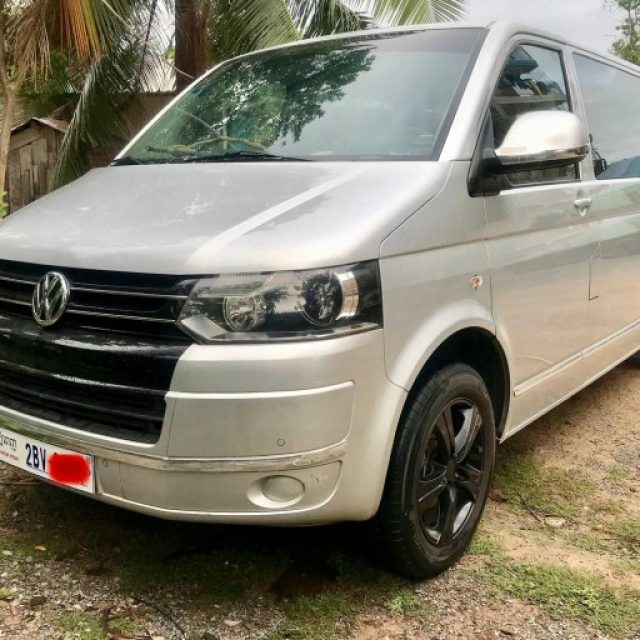 Volkswagen Caravelle ឆ្នាំ2012