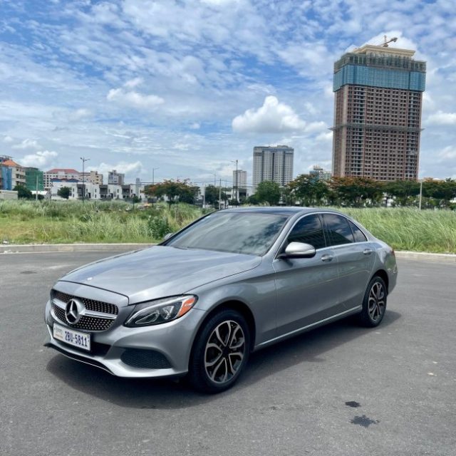 Mercedes Benz C300 2015