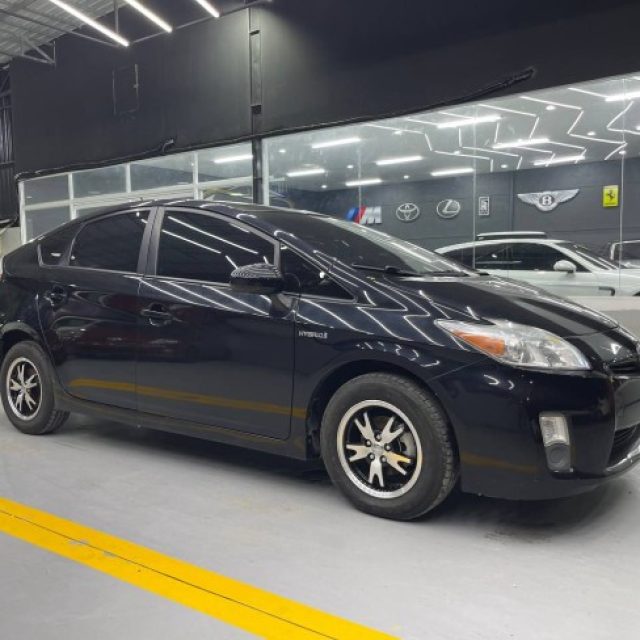 Toyota Prius 2011 Option3