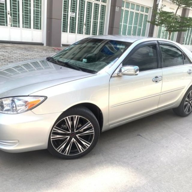 Camry Le Absចុច ពណ៍ទឹកប្រាក់ ឆ្នាំ2003