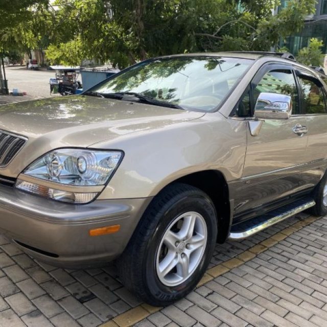 Lexus ឆ្នាំ 2002 ប៉ុង២ Haft Full