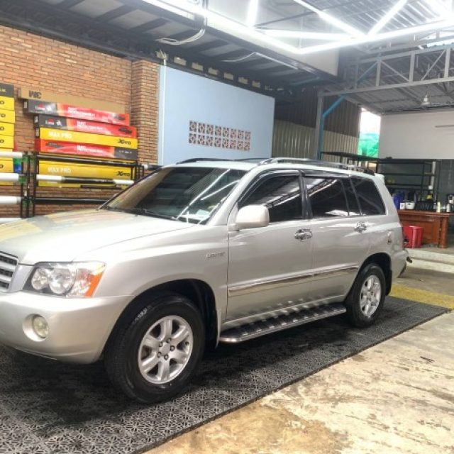 មេឡាន Toyota Highlander ឆ្នាំ2003