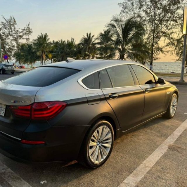 BMW 520D (ខ្មៅ) សេរី 2017