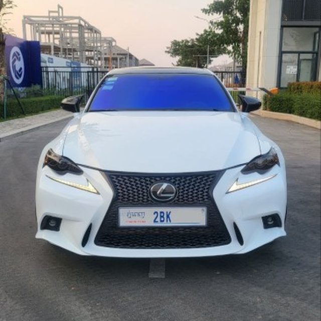 Lexus IS200T F-Sport 2016