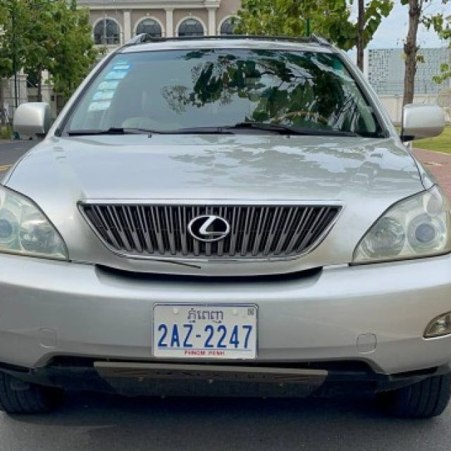 Lexus RX330 ឆ្នាំ 2004 ប៉ុង១