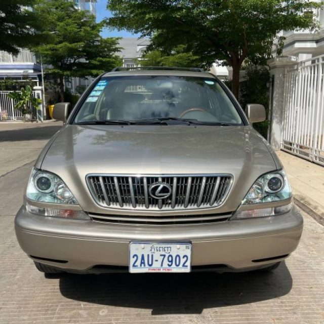 Rx300ឆ្នាំ2002_ប៉ុង1_ឡើងគុជ