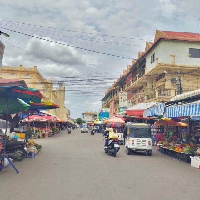 ផ្ទះជួលអាជីវកម្មមុខផ្សារឈូកមាស