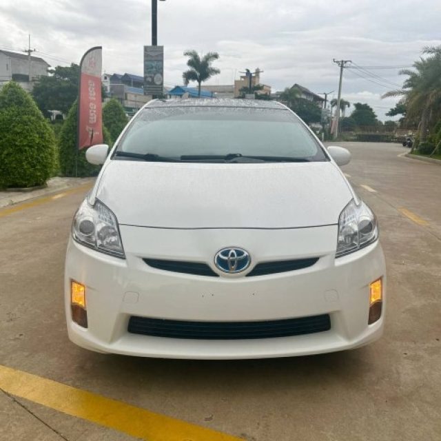 Toyota Prius Option 4 ឆ្នាំ 2010