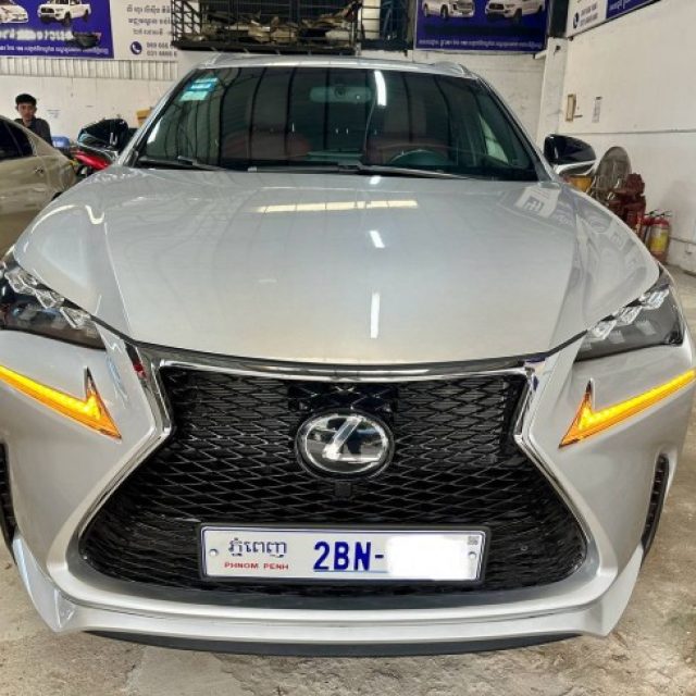 Lexus NX F-Sport 200t ឆ្នាំ​ 2015