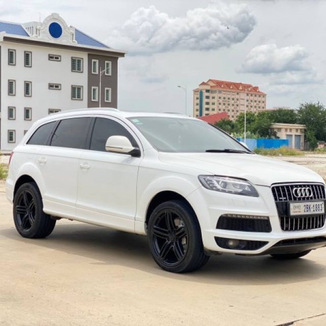 Audi Q7 2012 Full option