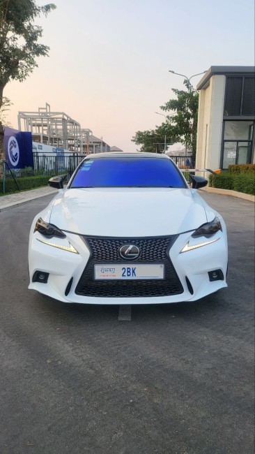 Lexus IS200T F-Sport 2016