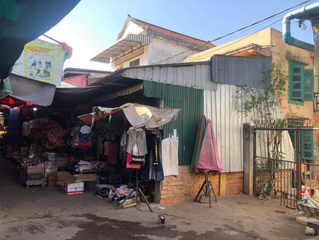 ផ្ទះលក់នៅក្នុងផ្សារ