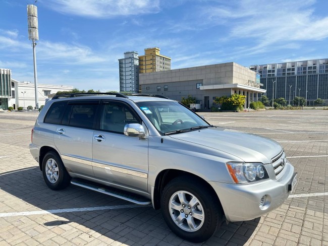 Toyota Highlander 6